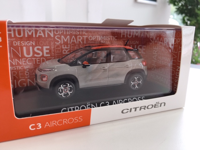 C3　AIRCROSSミニカー登場☆彡