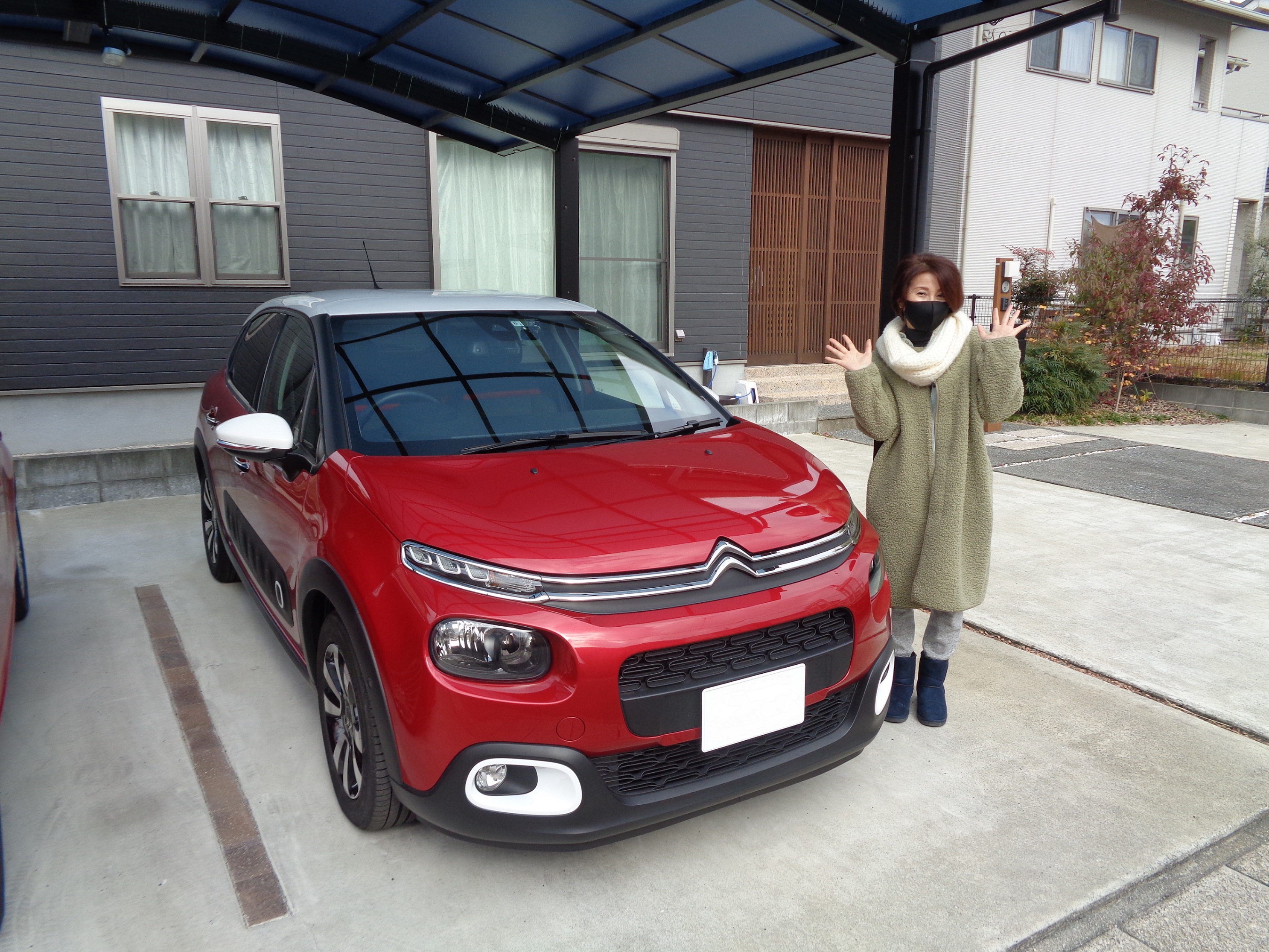 実は希少な組み合わせの、白いお屋根の可愛いコ、ご納車。