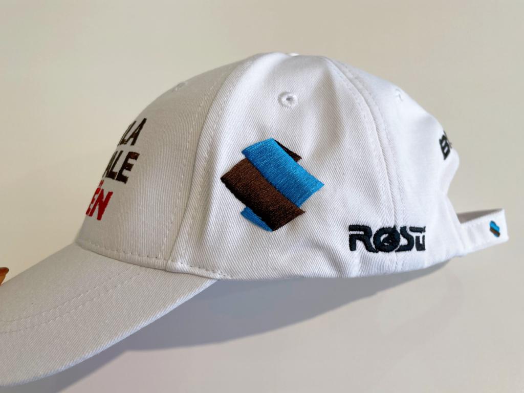 オンラインショップでは完売のAG2R キャップ ♪♪