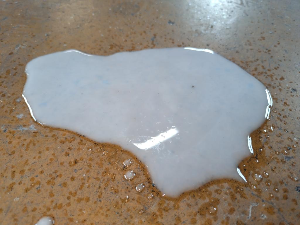 白濁した液体…