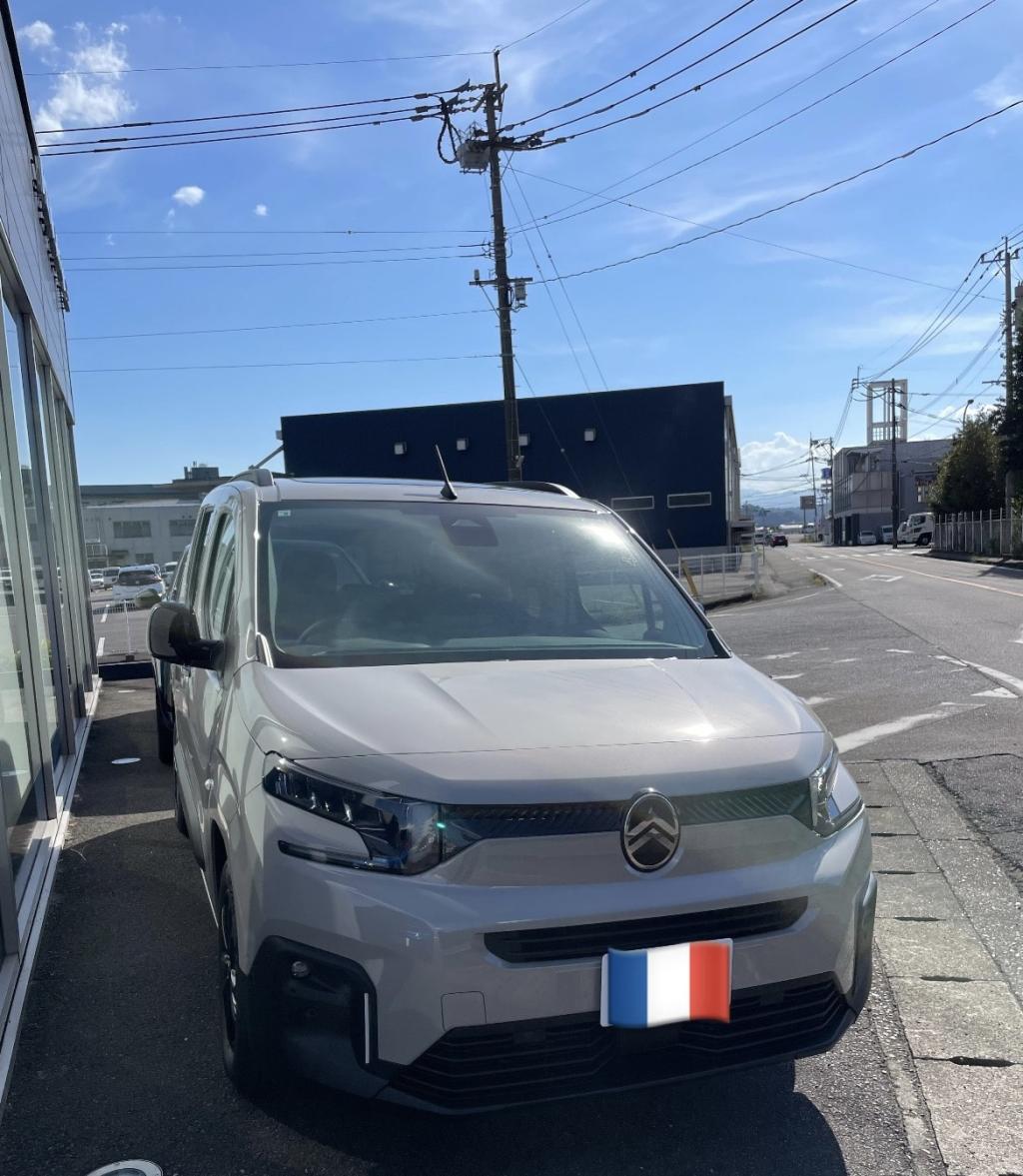 NEW CITROËN BERLINGO Sable 届きました！