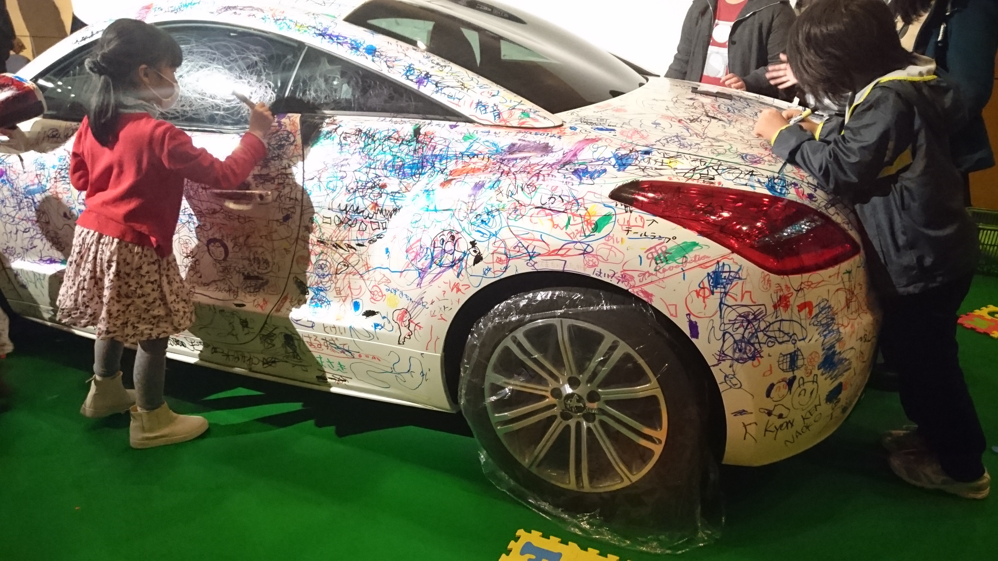 輸入車SHOWへの大変多くのご来場 ありがとうございました♪