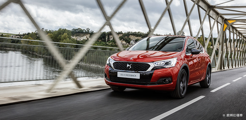 DS4 CROSSBACK　到着しております♪