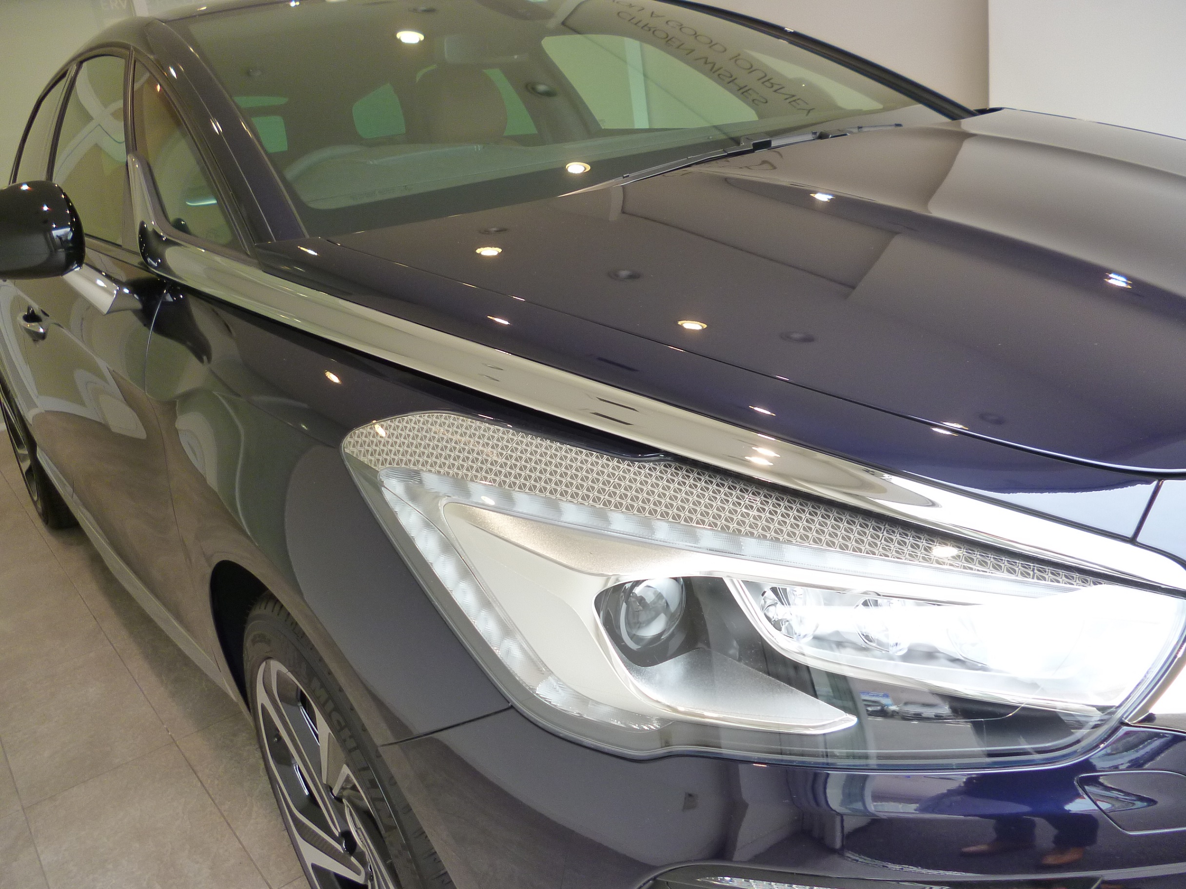 これぞDS。歴史のあるボディカラーに、色気のあるインテリア。