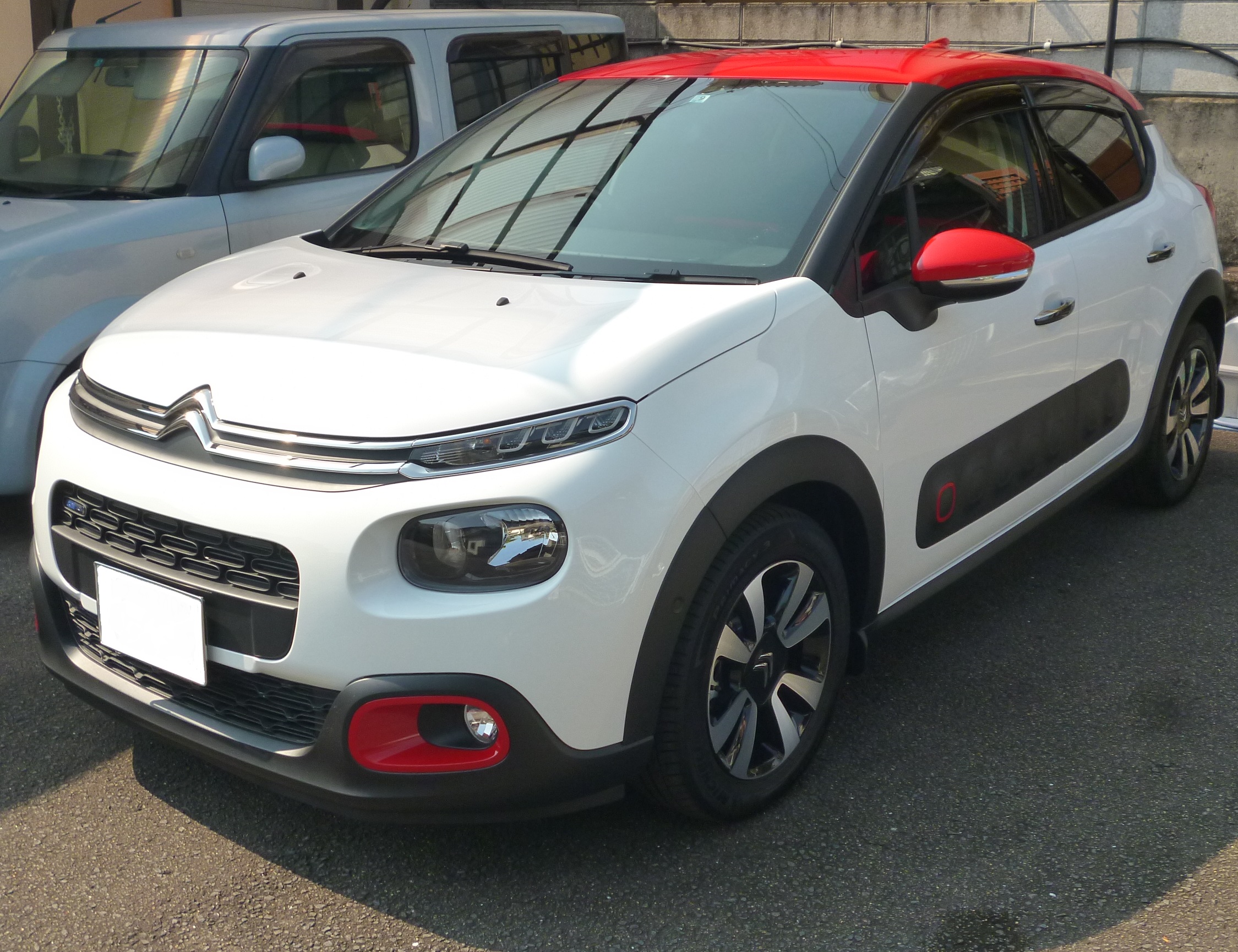 白 × 赤のステキなコ♪　ご納車させて頂きました♪　