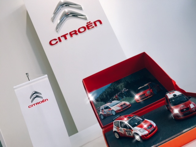 折りたたみ傘入荷♪