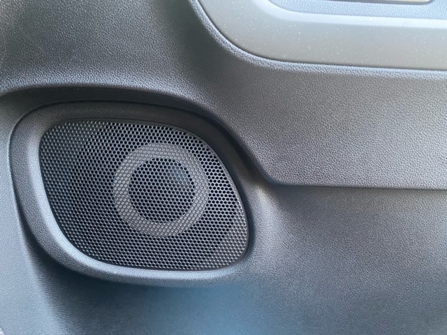 ベルランゴのために開発されたスピーカー