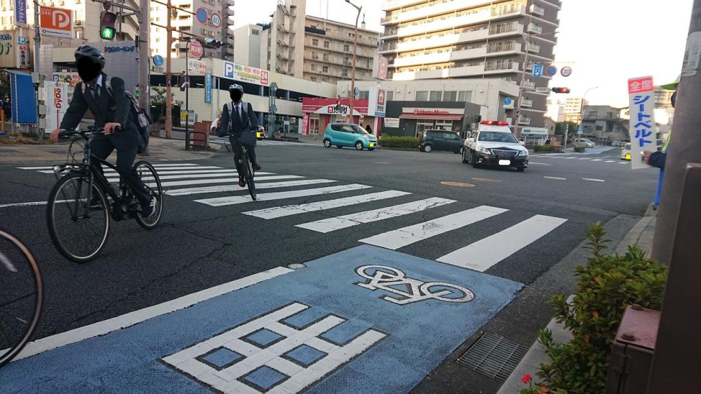 交通安全は皆の願い(落とせスピード落とすな命)