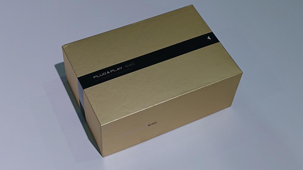 日本の伝統色「錆利休」（さびりきゅう）をまとった、イカしたアイツ