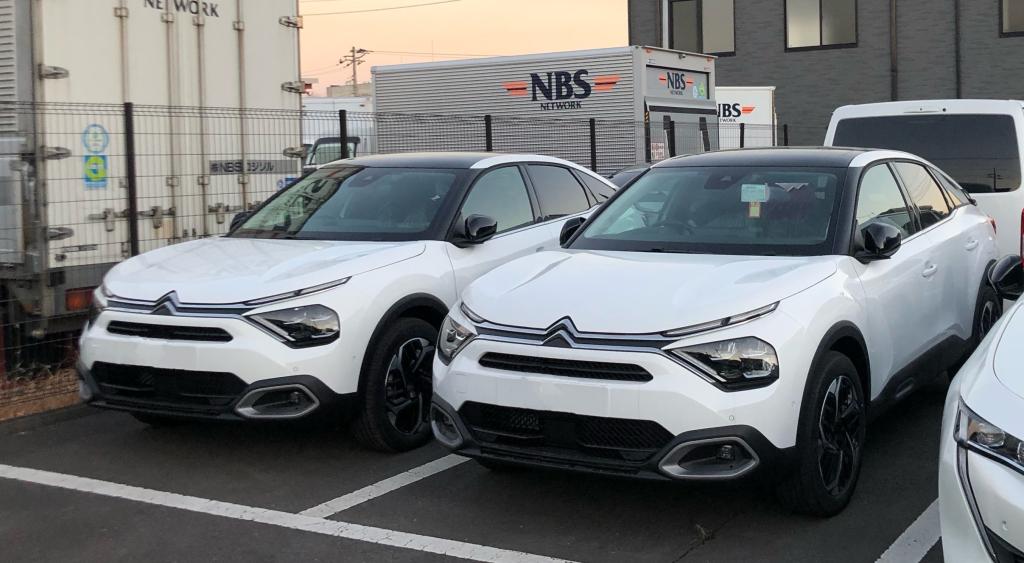 C4 SHINE BlueHDi エクステリア